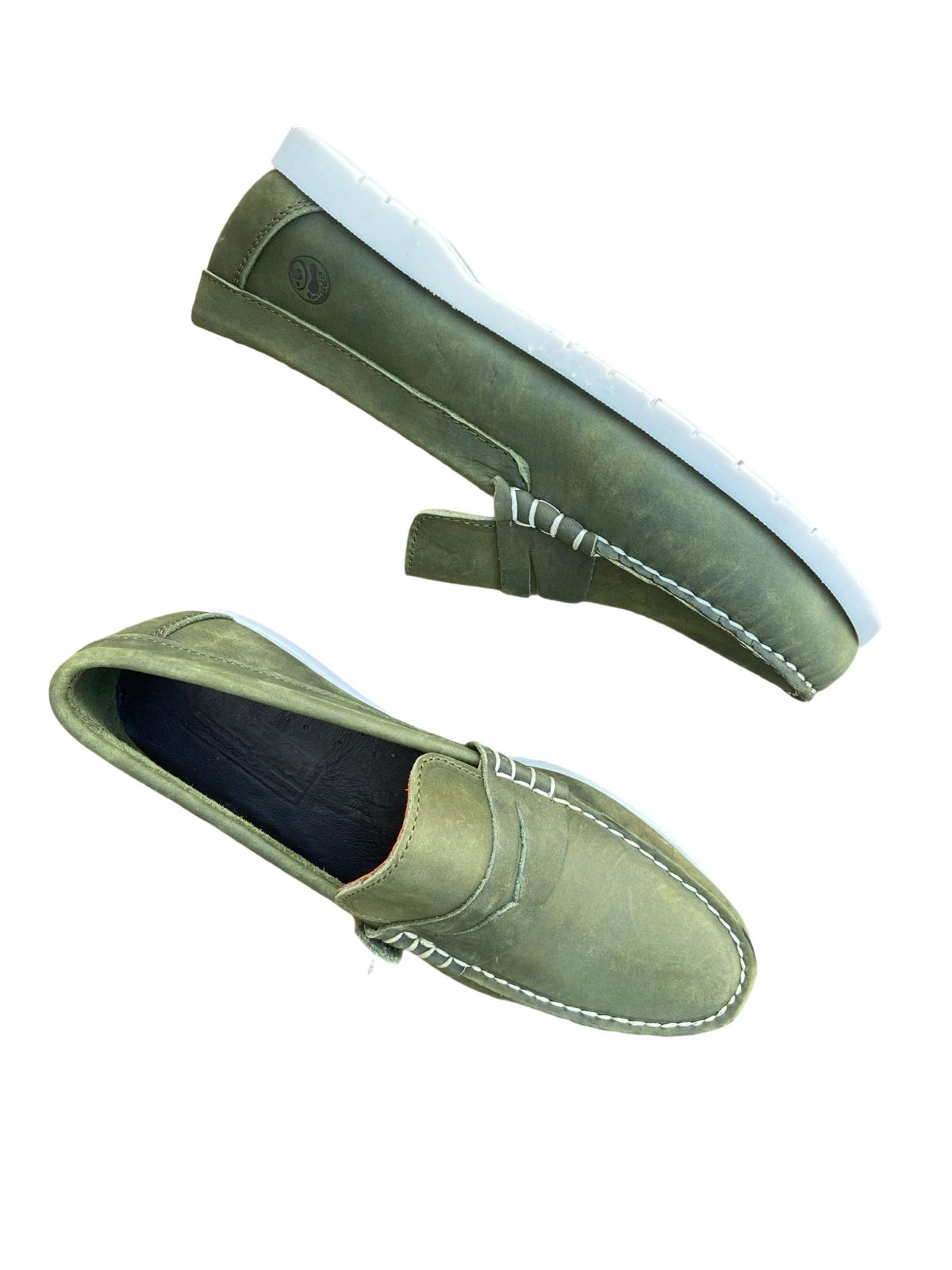 Mocasín Verde Oliva Con Suela Blanca
